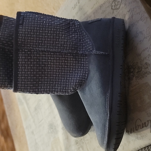 EUC Grey and Silver Skechers Short Boots Size 8 Leather Uppers - Picture 2 of 7